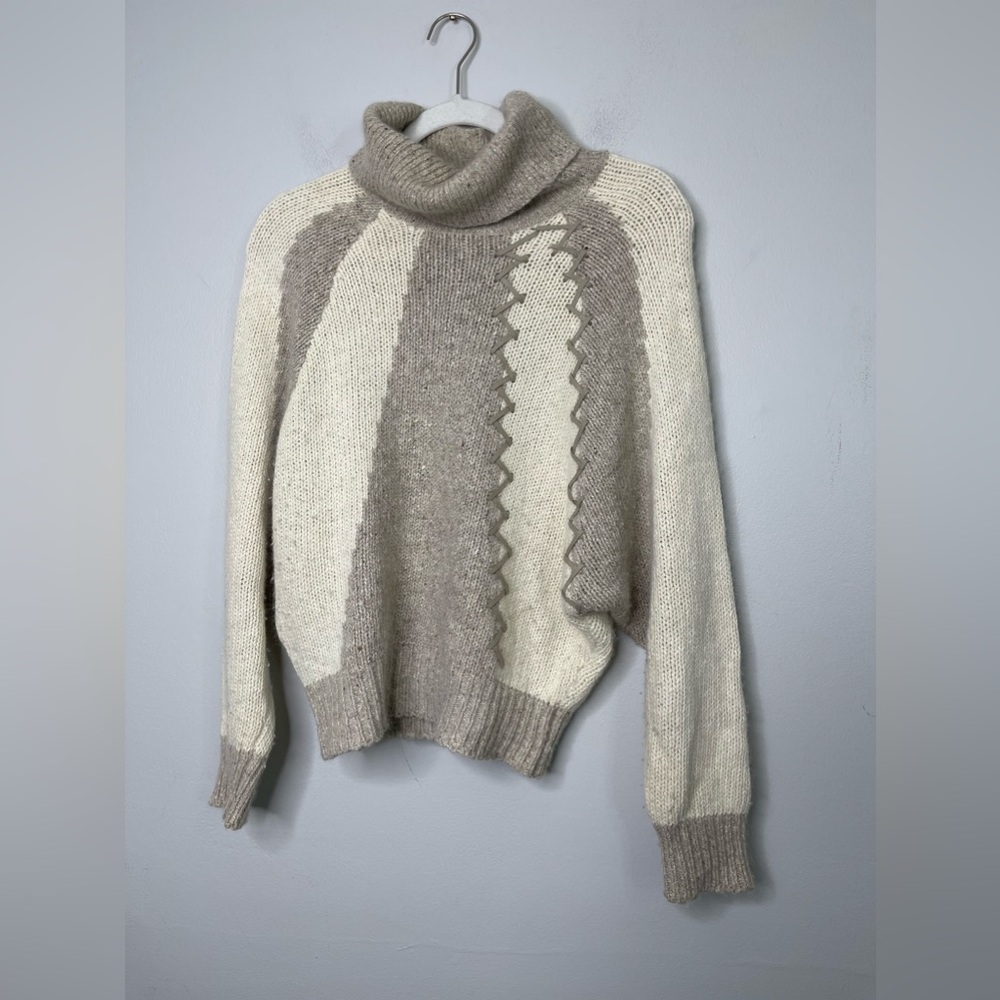 Vintage Oatmeal Ivory Angora Silk Blend Turtleneck Butter soft Sweater Sz M